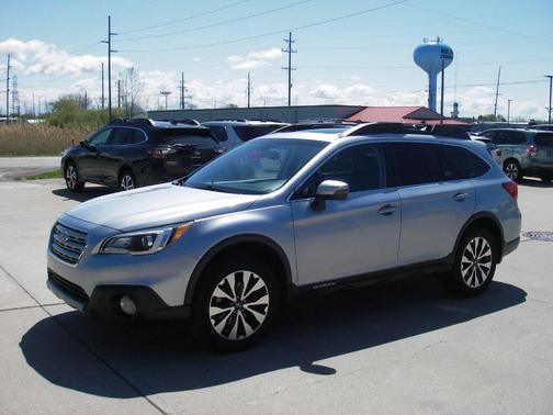 Ice Silver Metallic 2017 Subaru Outback 3.6R Limited