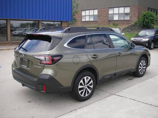 Autumn Green Metallic 2021 Subaru Outback Premium