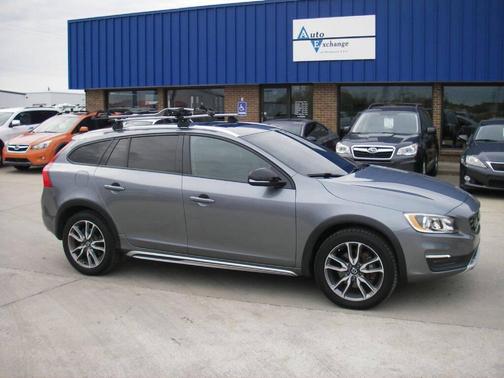 2018 Volvo V60 Cross Country T5