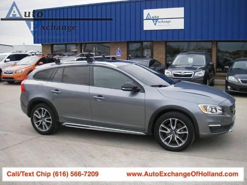 2018 Volvo V60 Cross Country T5