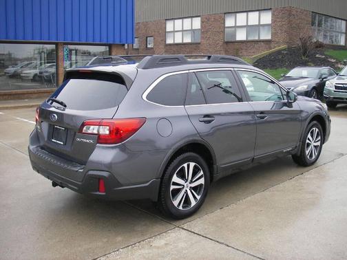 Magnetite Gray Metallic 2018 Subaru Outback 2.5i Limited