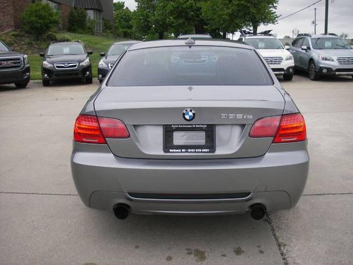 2011 BMW 335 is