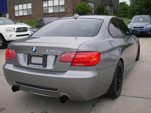 2011 BMW 335 is