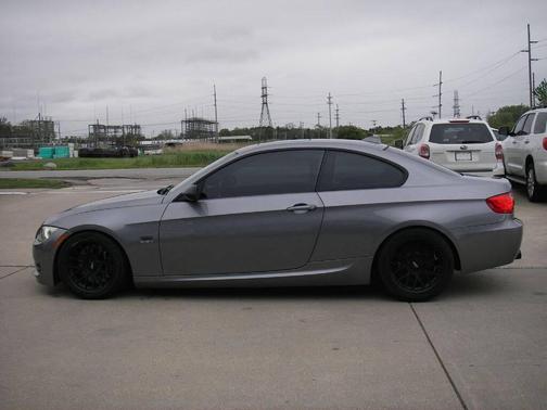 2011 BMW 335 is