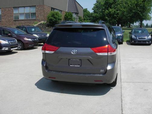 2013 Toyota Sienna XLE