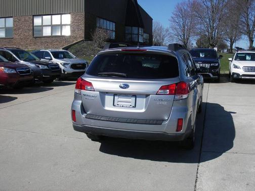 2011 Subaru Outback 2.5i Limited