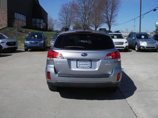 2011 Subaru Outback 2.5i Limited