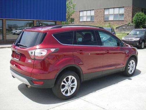 Red 2017 Ford Escape SE