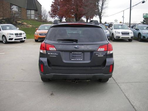 2010 Subaru Outback 2.5i Limited