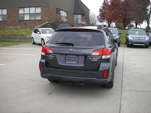 2010 Subaru Outback 2.5i Limited