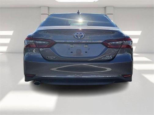 2022 Toyota Camry Hybrid XLE