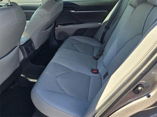 2022 Toyota Camry Hybrid XLE