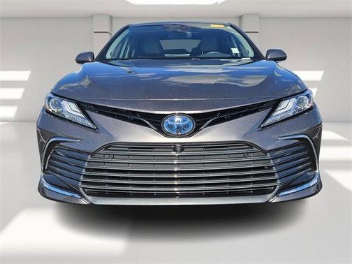 2022 Toyota Camry Hybrid XLE
