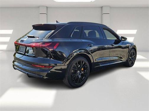 2023 Audi e-tron Premium