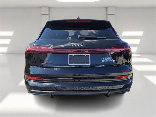 2023 Audi e-tron Premium