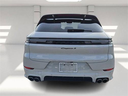 2024 Porsche Cayenne S