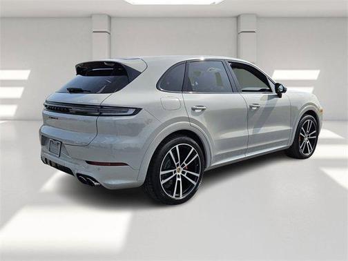 2024 Porsche Cayenne S