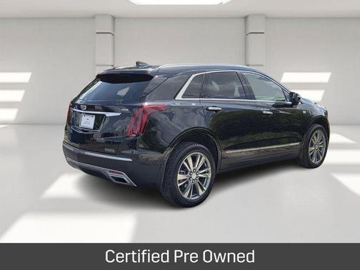 2022 Cadillac XT5 Premium Luxury