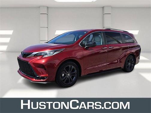 2022 Toyota Sienna XSE 7 Passenger