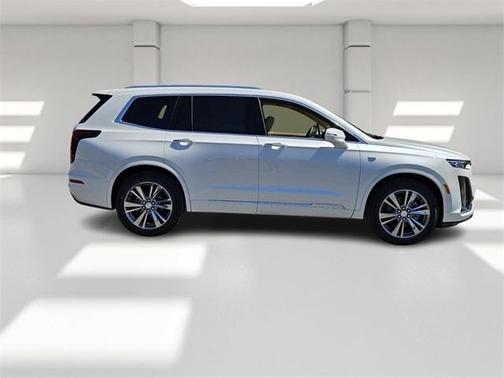 2025 Cadillac XT6 Premium Luxury FWD