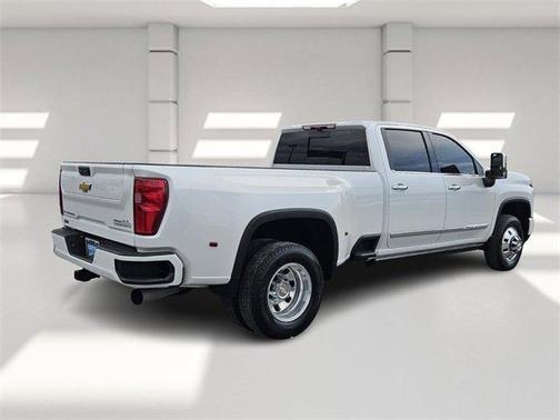 2025 Chevrolet Silverado 3500 High Country