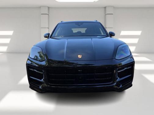 2025 Porsche Cayenne GTS