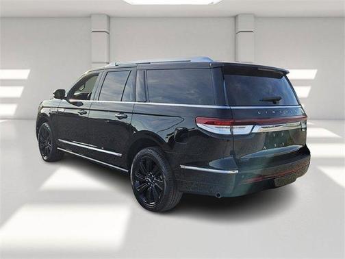 2023 Lincoln Navigator L Reserve