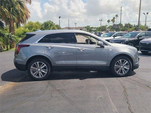 2022 Cadillac XT5 Premium Luxury