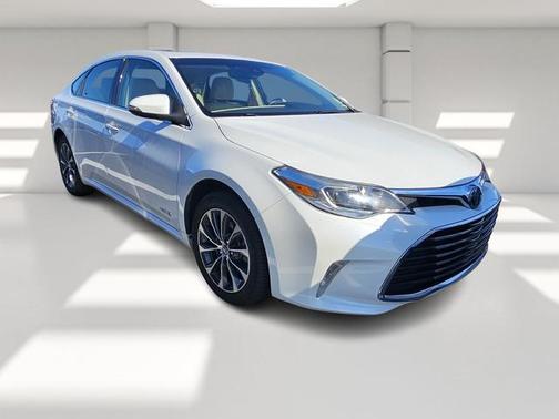 2018 Toyota Avalon Hybrid XLE Premium