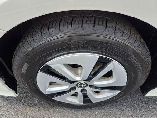 2016 Toyota Prius Four