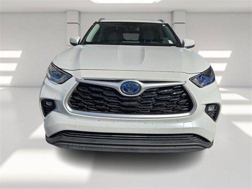 2022 Toyota Highlander Hybrid Bronze Edition