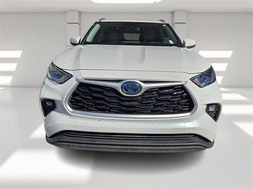 2022 Toyota Highlander Hybrid Bronze Edition