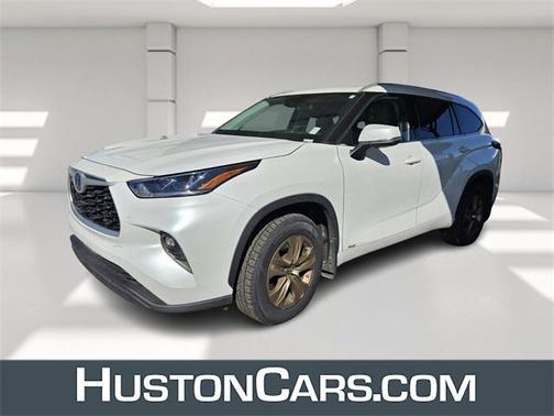 2022 Toyota Highlander Hybrid Bronze Edition