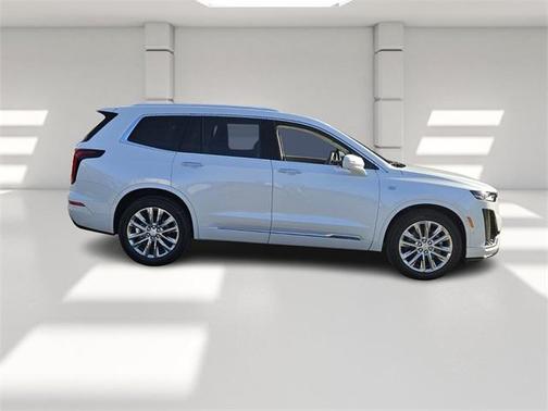 2025 Cadillac XT6 Premium Luxury FWD