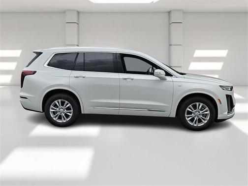 2025 Cadillac XT6 Luxury FWD