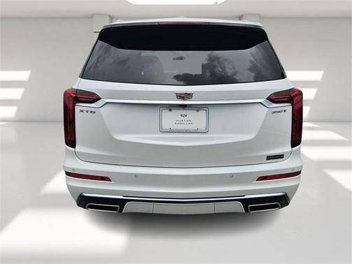 2025 Cadillac XT6 Luxury FWD