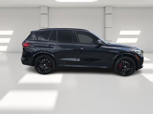 2022 BMW X5 M50i