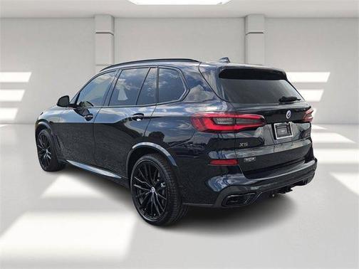 2022 BMW X5 M50i
