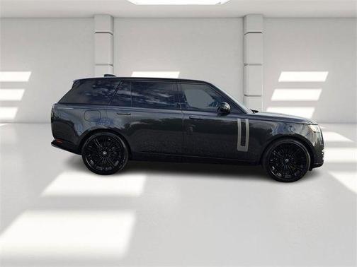 2025 Land Rover Range Rover P530 SE 7 Seat