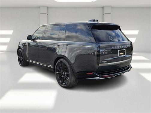 2025 Land Rover Range Rover P530 SE 7 Seat