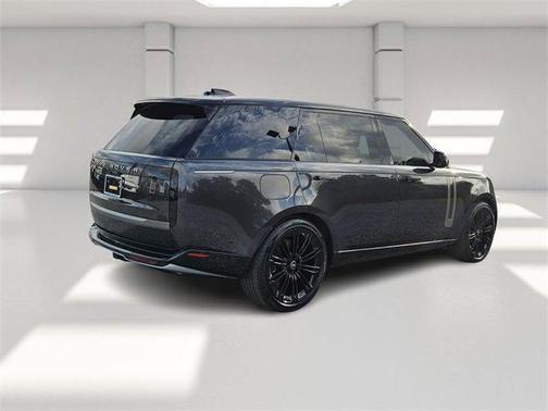 2025 Land Rover Range Rover P530 SE 7 Seat
