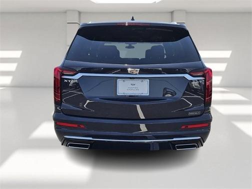 2025 Cadillac XT6 Luxury FWD