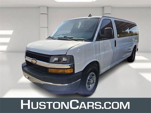 2017 Chevrolet Express 3500 LT