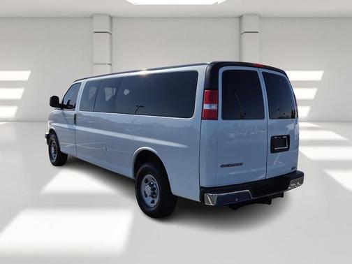 2017 Chevrolet Express 3500 LT