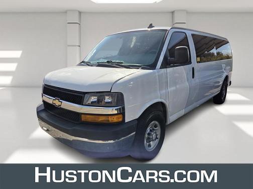 2017 Chevrolet Express 3500 LT