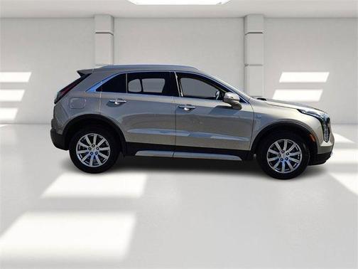 2022 Cadillac XT4 Premium Luxury