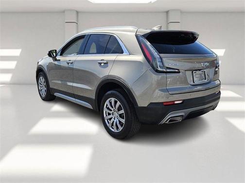2022 Cadillac XT4 Premium Luxury