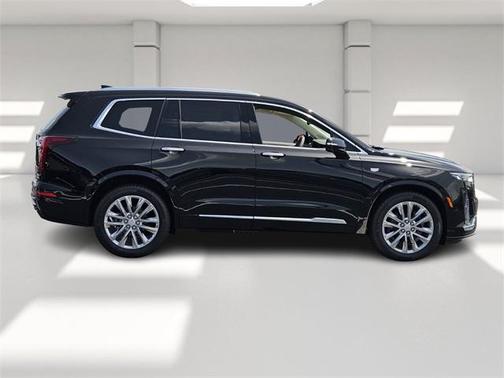 2025 Cadillac XT6 Premium Luxury FWD