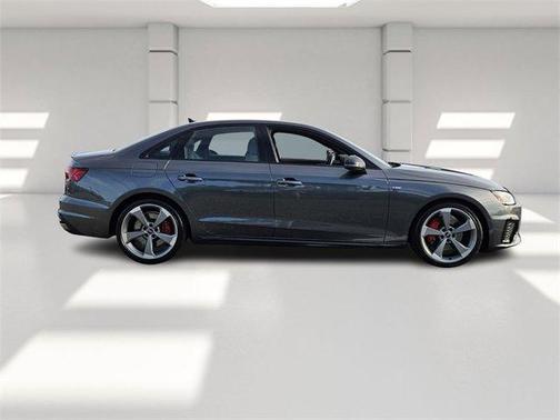 2024 Audi A4 45 S line quattro Premium