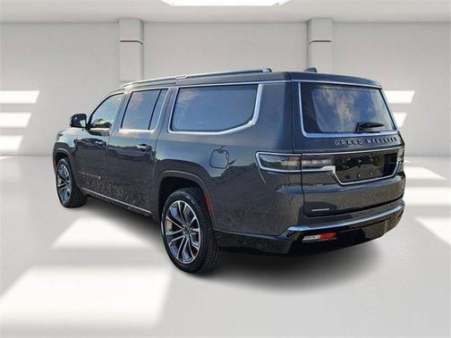 2023 Jeep Grand Wagoneer L Series III